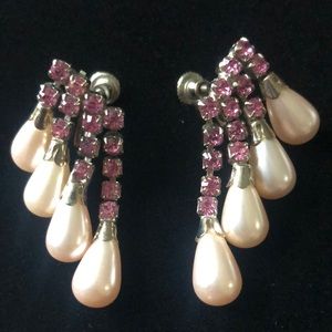 Vintage pink rhinestone Pearl screw on earrings